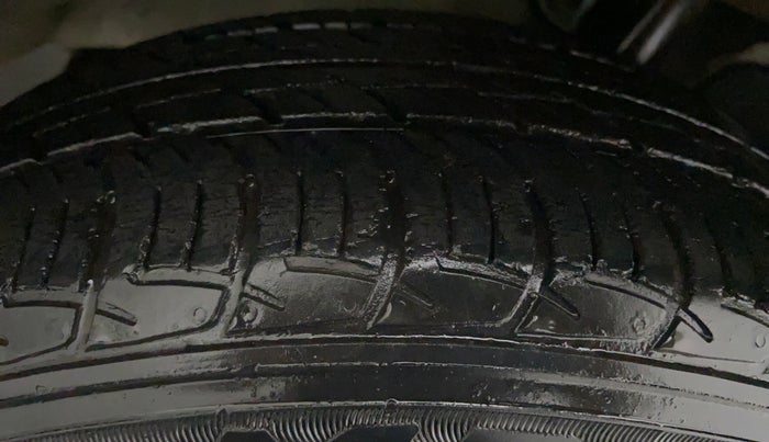 2018 Mahindra KUV 100 NXT K8 D 6 SEATER, Diesel, Manual, 20,768 km, Right Rear Tyre Tread