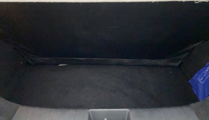 2018 Mahindra KUV 100 NXT K8 D 6 SEATER, Diesel, Manual, 20,768 km, Boot Inside