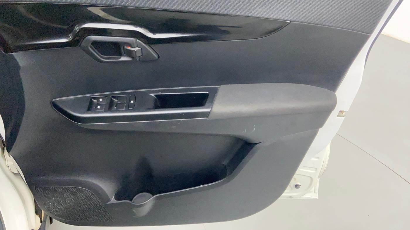 2018 Mahindra KUV 100 NXT K8 D 6 SEATER, Diesel, Manual, 20,768 km, Driver Side Door Panels Control
