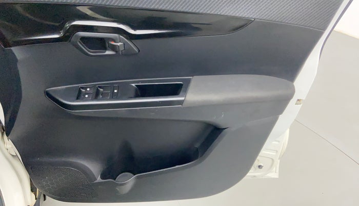 2018 Mahindra KUV 100 NXT K8 D 6 SEATER, Diesel, Manual, 20,768 km, Driver Side Door Panels Control