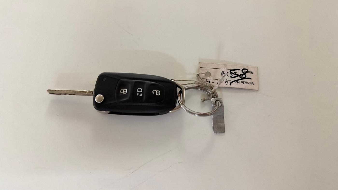 2024 Tata ALTROZ XM PLUS CNG, CNG, Manual, 61,558 km, Key Close Up