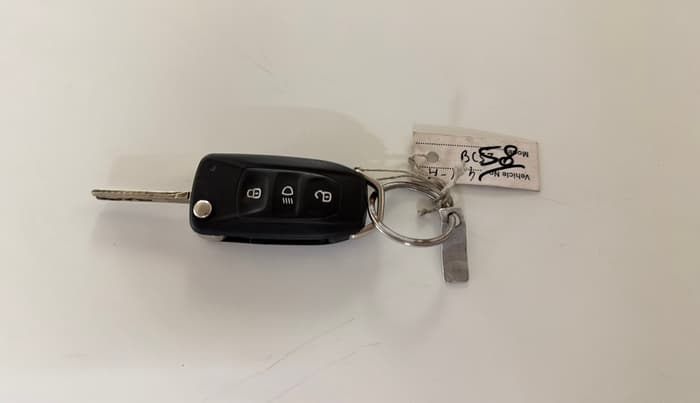 2024 Tata ALTROZ XM PLUS CNG, CNG, Manual, 61,558 km, Key Close Up