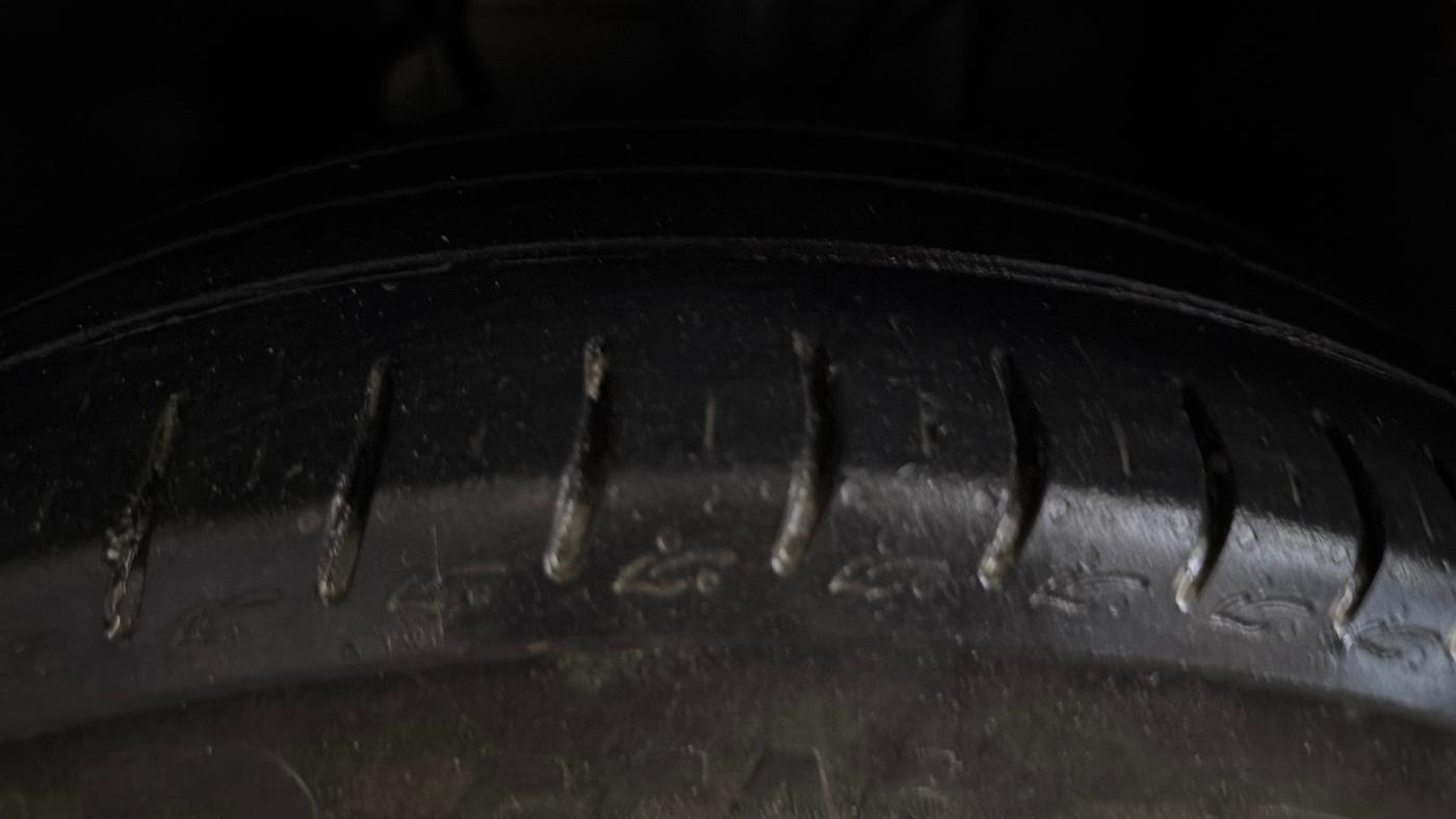 2024 Tata ALTROZ XM PLUS CNG, CNG, Manual, 61,558 km, Left Front Tyre Tread