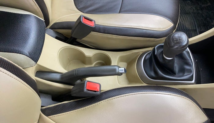 2015 Hyundai Verna FLUIDIC 1.6 CRDI S 4S, Diesel, Manual, 1,11,010 km, Gear Lever