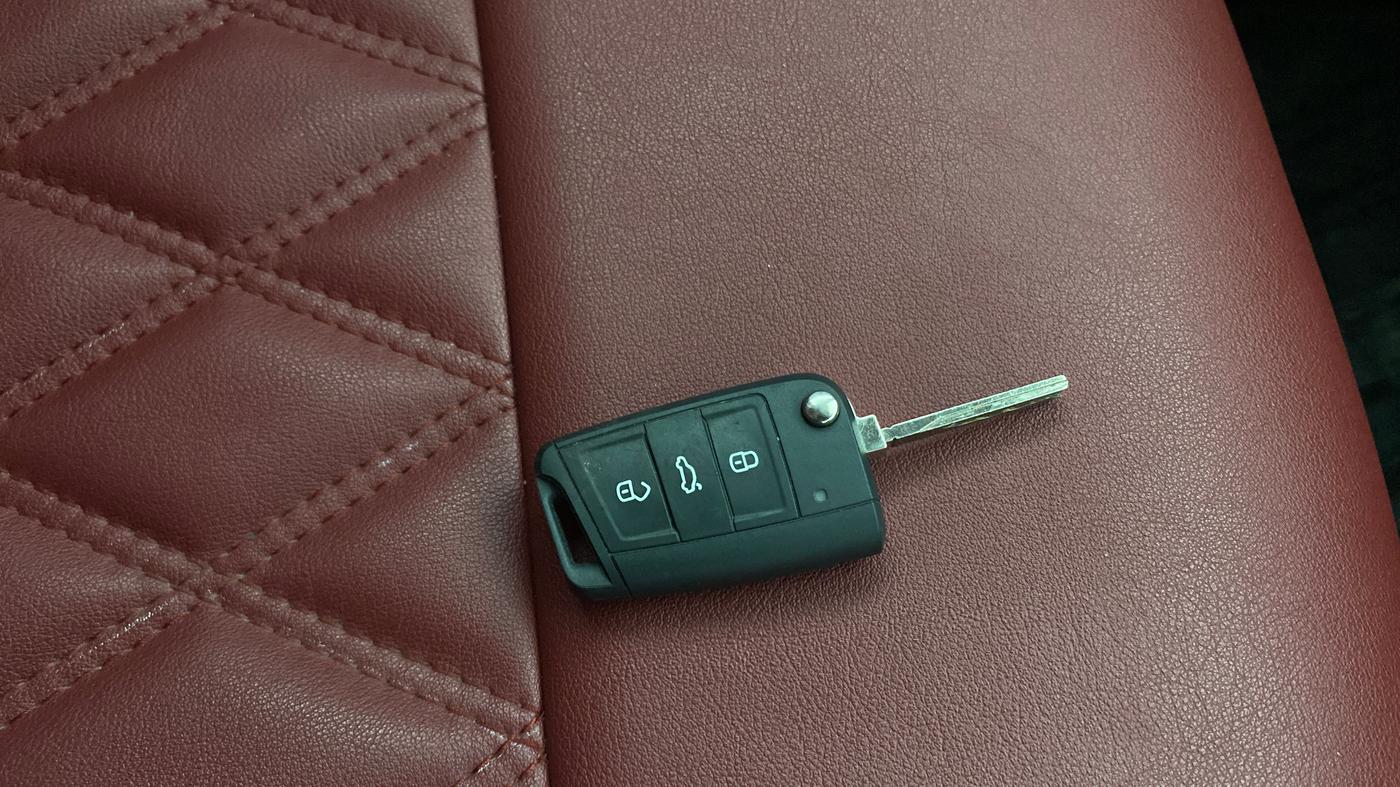 2025 Skoda Kylaq Signature Plus, Petrol, Manual, 8,800 km, Key Close Up