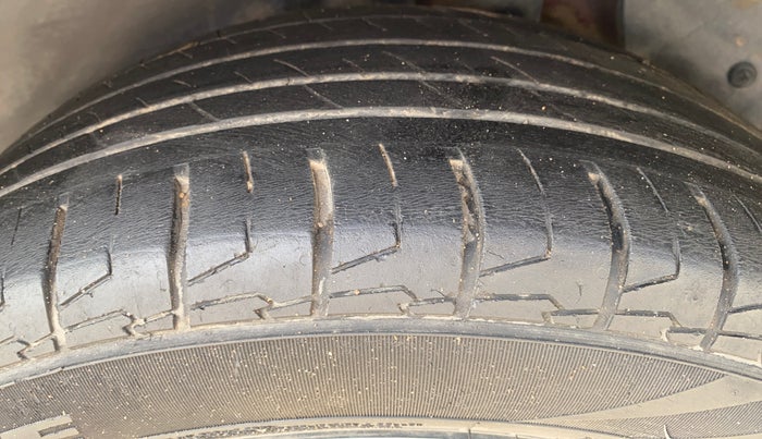 2018 Hyundai Creta SX 1.6 PETROL, Petrol, Manual, 1,23,472 km, Left Rear Tyre Tread