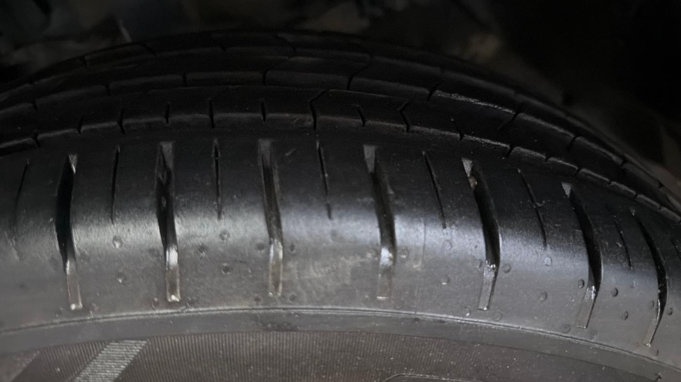 2020 Tata NEXON XM PETROL, Petrol, Manual, 65,255 km, Left Front Tyre Tread