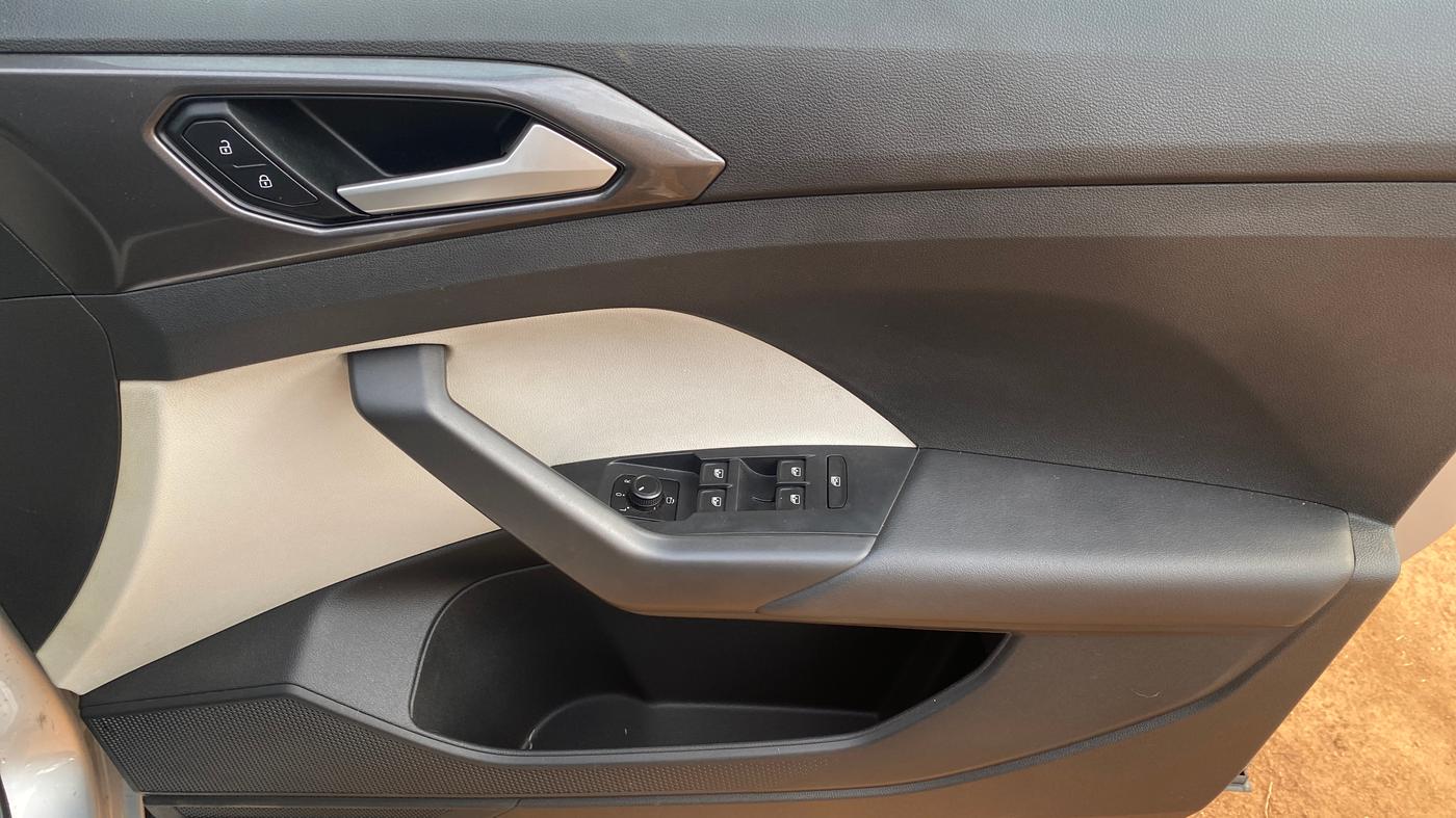 2021 Volkswagen TAIGUN TOPLINE 1.0 TSI AT, Petrol, Automatic, 44,429 km, Driver Side Door Panels Control