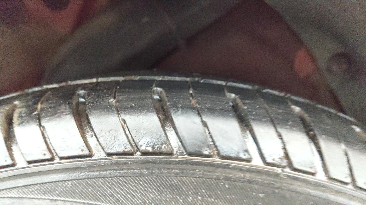 2013 Hyundai i20 MAGNA 1.2, Petrol, Manual, 32,194 km, Left Rear Tyre Tread