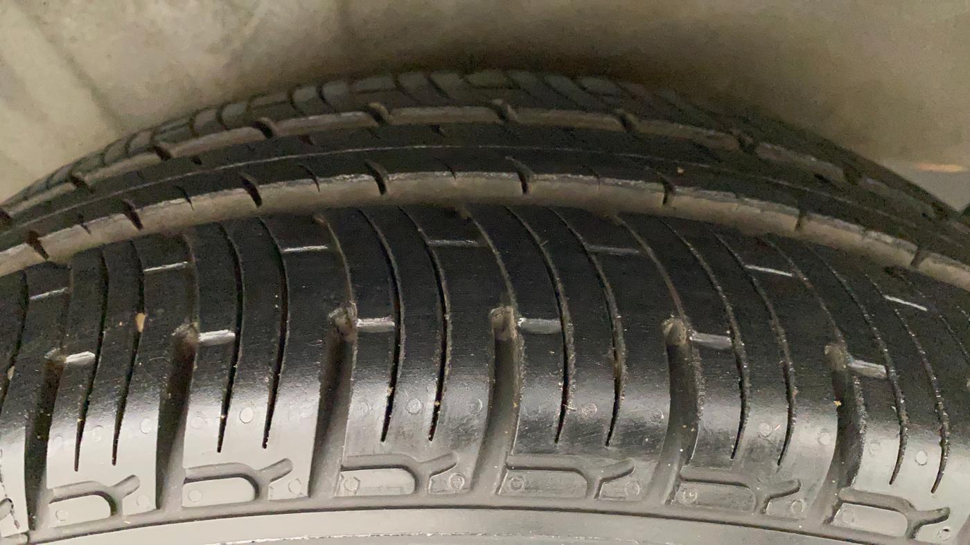 2013 Hyundai i20 MAGNA (O) 1.4 CRDI, Diesel, Manual, 94,514 km, Right Rear Tyre Tread