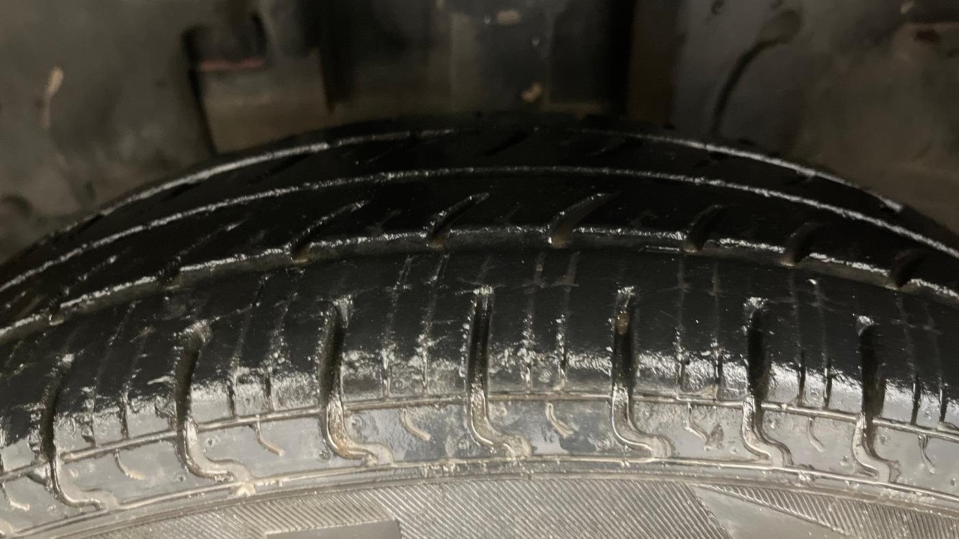 2016 Renault Kwid RXT 0.8, Petrol, Manual, 17,534 km, Left Front Tyre Tread