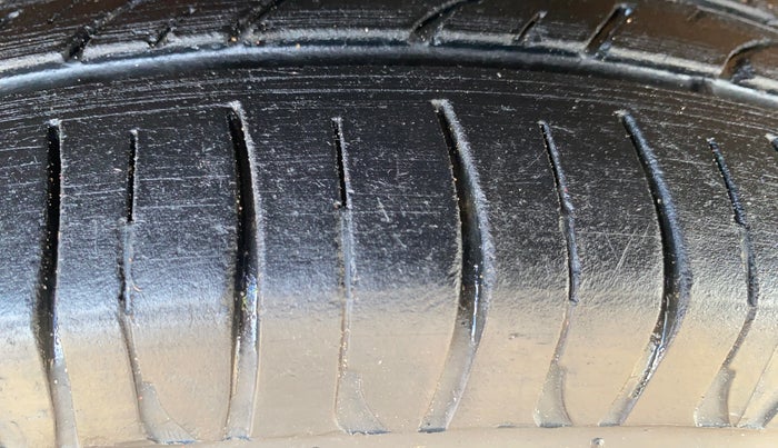 2014 Maruti Celerio VXI AMT, Petrol, Automatic, 1,09,207 km, Left Front Tyre Tread