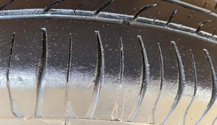 2014 Maruti Celerio VXI AMT, Petrol, Automatic, 1,09,207 km, Left Rear Tyre Tread