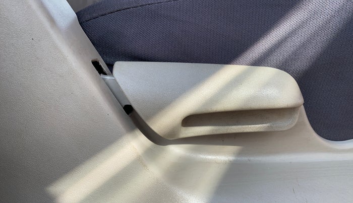 2014 Maruti Celerio VXI AMT, Petrol, Automatic, 1,09,207 km, Driver Side Adjustment Panel