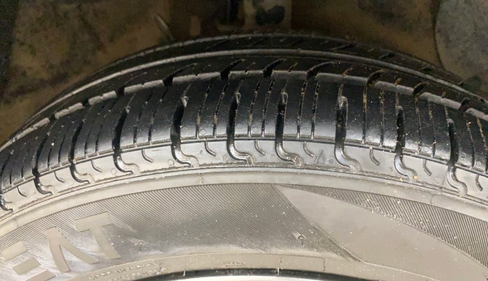 2020 Hyundai GRAND I10 NIOS SPORTZ 1.2 KAPPA VTVT, Petrol, Manual, 61,712 km, Right Front Tyre Tread