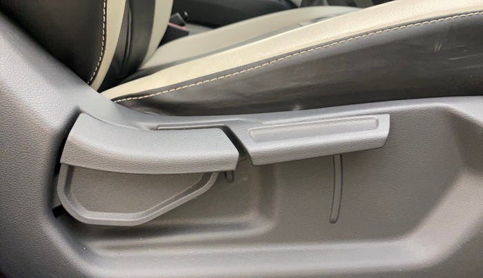 2020 Hyundai GRAND I10 NIOS SPORTZ 1.2 KAPPA VTVT, Petrol, Manual, 61,712 km, Driver Side Adjustment Panel