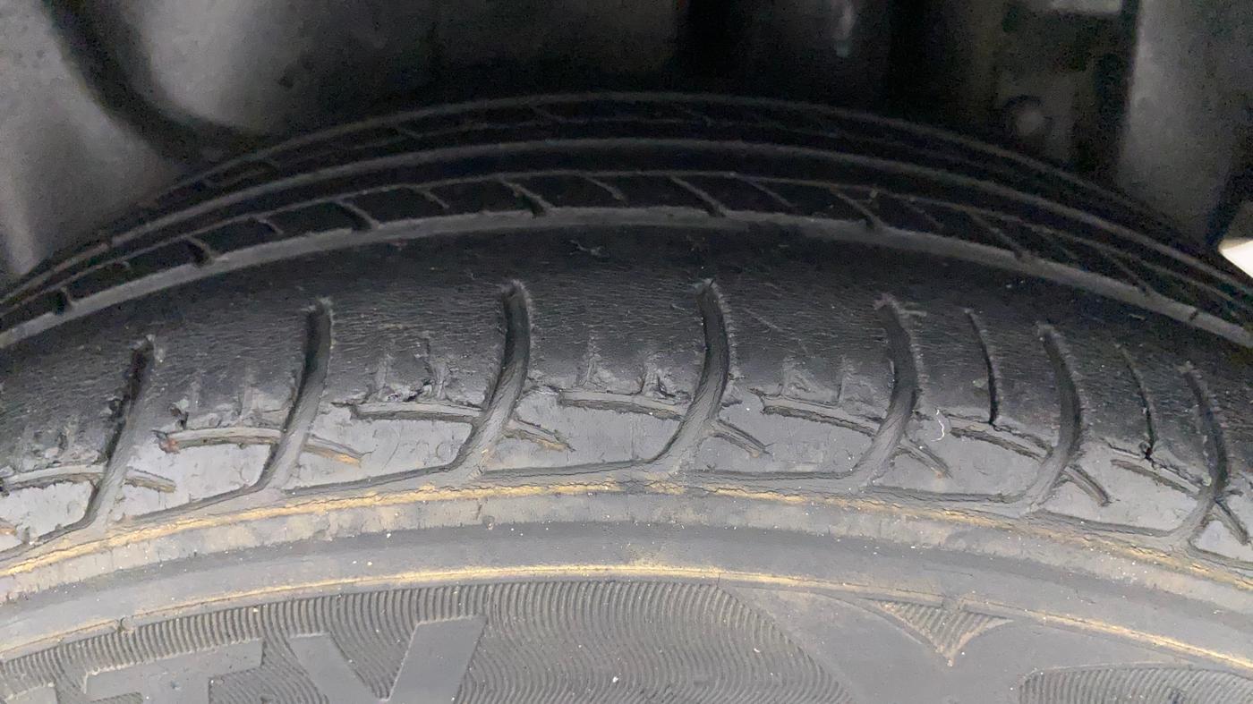 2016 Maruti Swift Dzire ZDI AMT, Diesel, Automatic, 73,341 km, Left Rear Tyre Tread