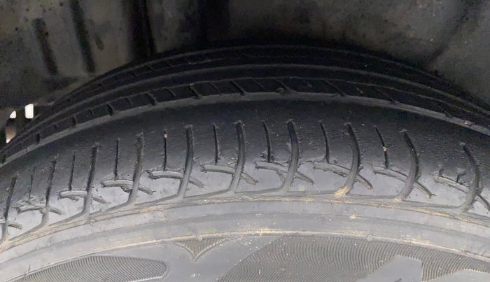 2016 Maruti Swift Dzire ZDI AMT, Diesel, Automatic, 73,341 km, Right Rear Tyre Tread