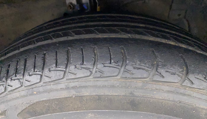 2016 Maruti Swift Dzire ZDI AMT, Diesel, Automatic, 73,341 km, Right Front Tyre Tread