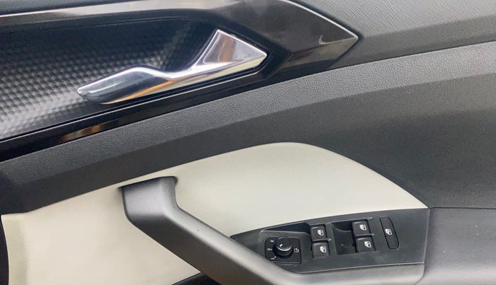 2021 Skoda KUSHAQ STYLE 1.5L TSI MT, Petrol, Manual, 45,807 km, Driver Side Door Panels Control