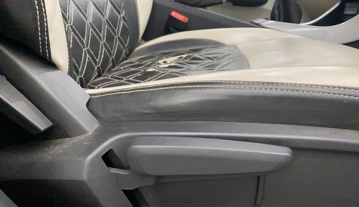2023 Tata ALTROZ XZ CNG, CNG, Manual, 45,505 km, Driver Side Adjustment Panel