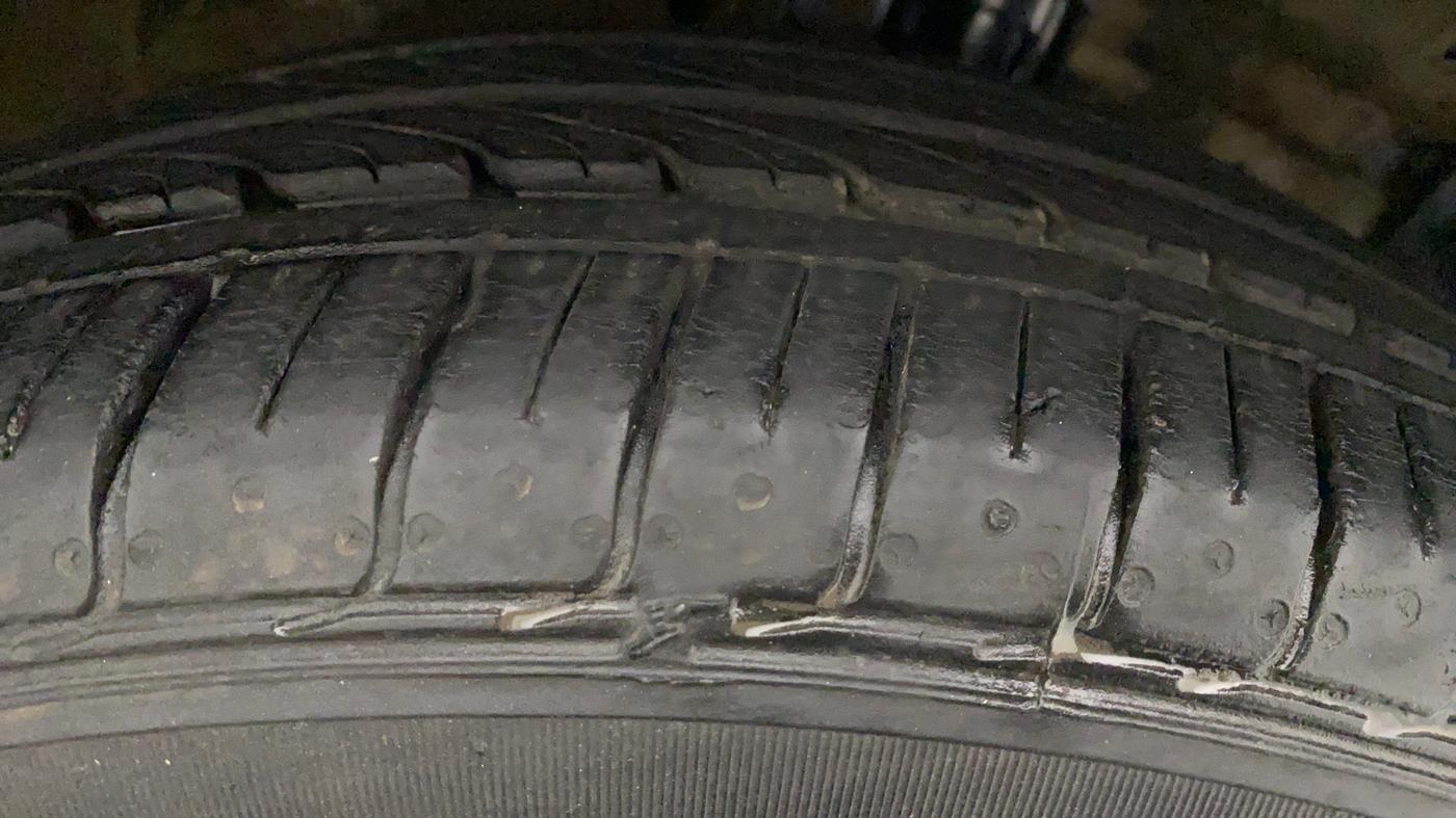 2014 Maruti Ertiga VXI CNG, CNG, Manual, 60,962 km, Right Rear Tyre Tread