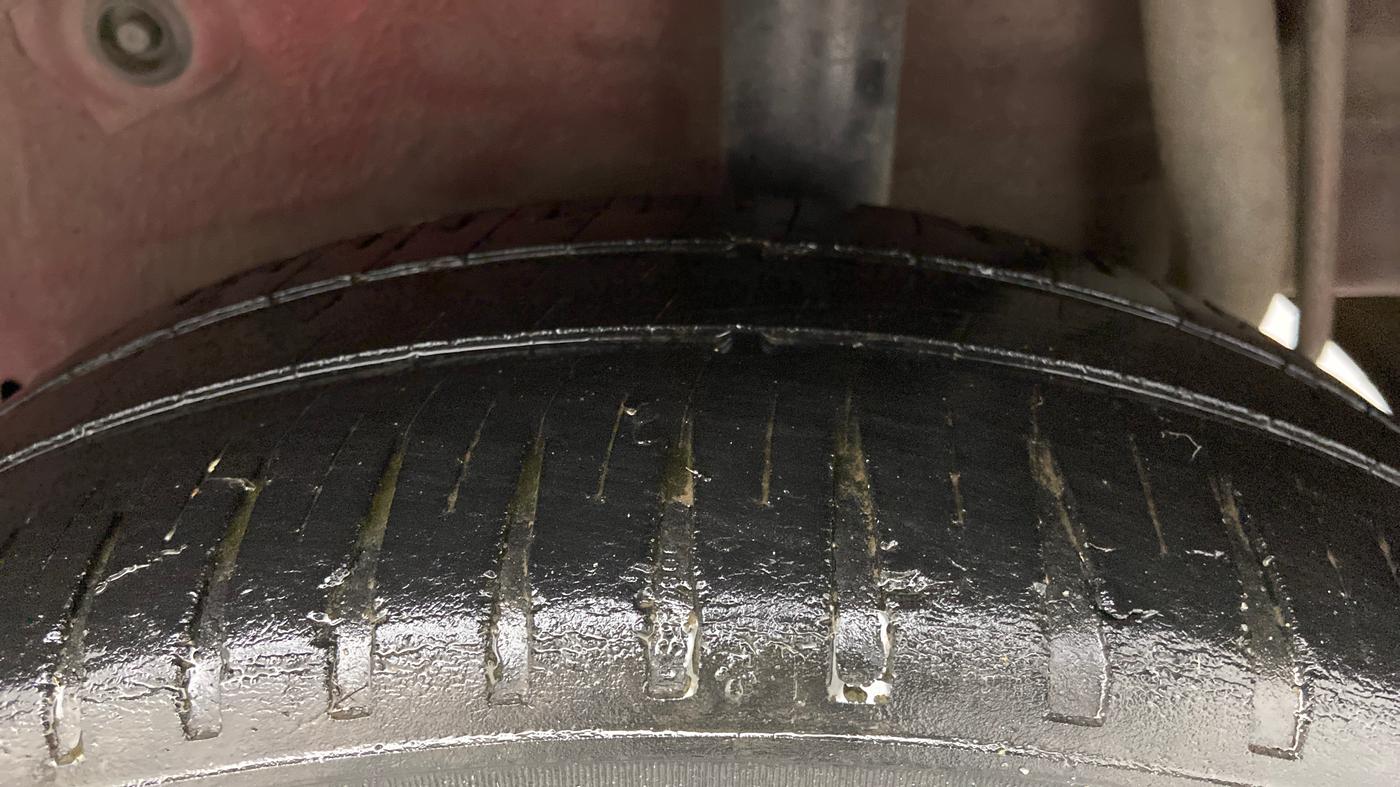 2014 Maruti Celerio VXI AMT, Petrol, Automatic, 64,820 km, Left Rear Tyre Tread