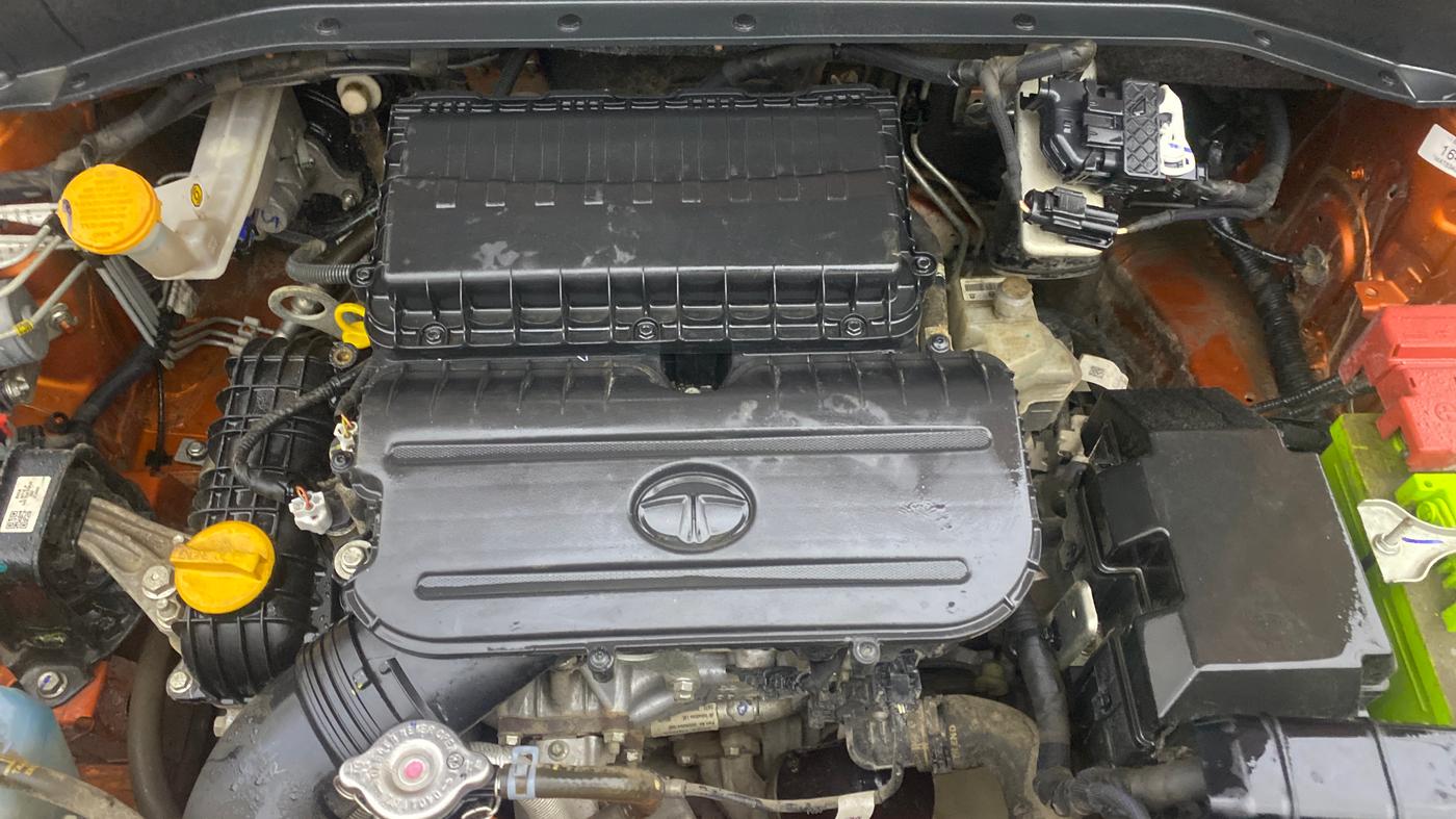 2022 Tata PUNCH CREATIVE  AMT, Petrol, Automatic, 26,293 km, Engine View