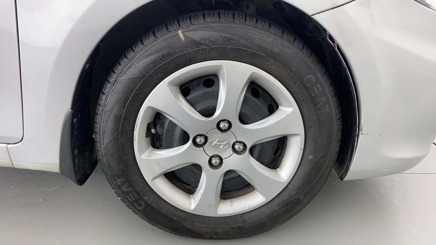 2013 Hyundai Verna FLUIDIC 1.6 EX VTVT, CNG, Manual, 99,128 km, Right Front Wheel