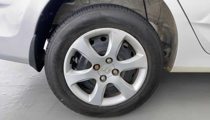 2013 Hyundai Verna FLUIDIC 1.6 EX VTVT, CNG, Manual, 99,128 km, Right Rear Wheel
