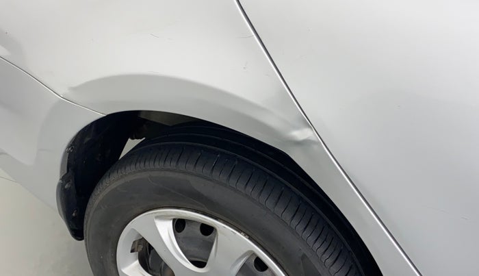 2013 Hyundai Verna FLUIDIC 1.6 EX VTVT, CNG, Manual, 99,128 km, Right quarter panel - Slightly dented