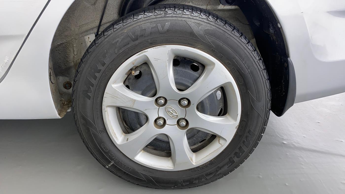2013 Hyundai Verna FLUIDIC 1.6 EX VTVT, CNG, Manual, 99,128 km, Left Rear Wheel