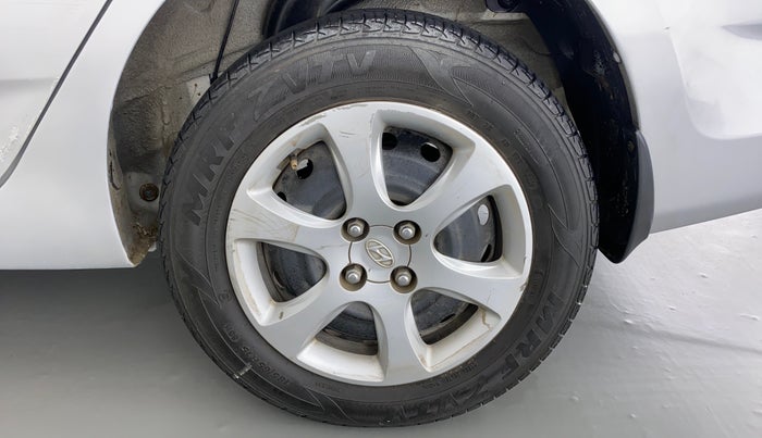 2013 Hyundai Verna FLUIDIC 1.6 EX VTVT, CNG, Manual, 99,128 km, Left Rear Wheel