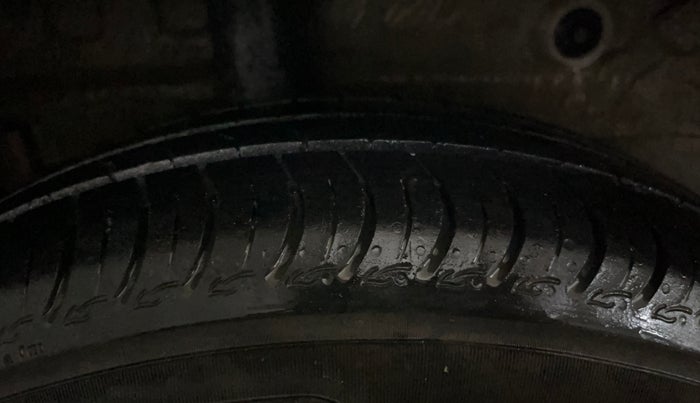 2016 Maruti Celerio VXI, Petrol, Manual, 84,597 km, Right Rear Tyre Tread