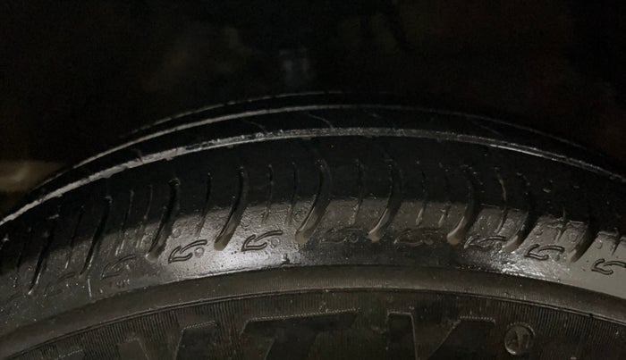 2016 Maruti Celerio VXI, Petrol, Manual, 84,597 km, Right Front Tyre Tread