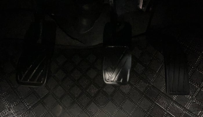 2016 Maruti Celerio VXI, Petrol, Manual, 84,597 km, Pedals