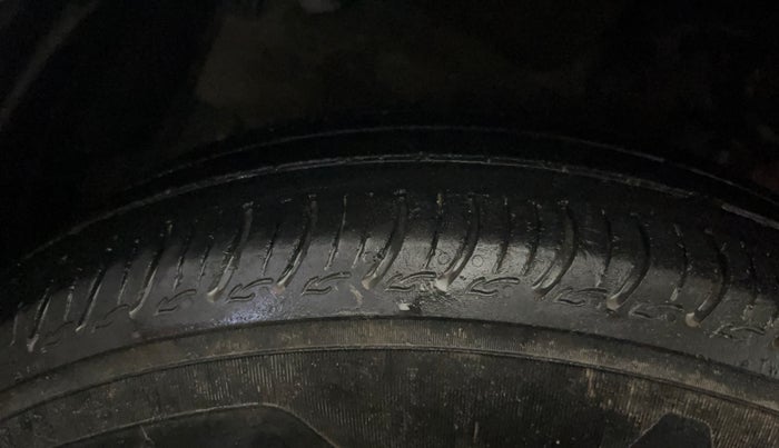 2016 Maruti Celerio VXI, Petrol, Manual, 84,597 km, Left Front Tyre Tread
