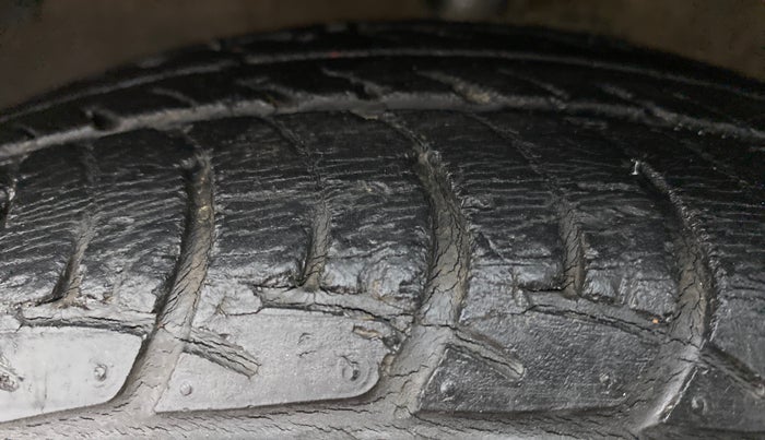 2016 Maruti Celerio ZXI AMT, Petrol, Automatic, 47,370 km, Left Front Tyre Tread