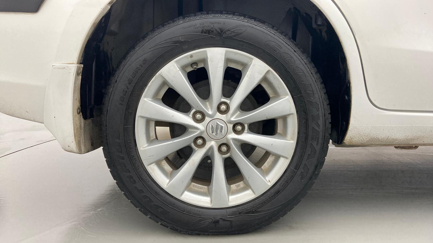 2012 Maruti Ertiga ZXI, Petrol, Manual, 74,927 km, Right Rear Wheel