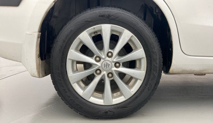 2012 Maruti Ertiga ZXI, Petrol, Manual, 74,927 km, Right Rear Wheel