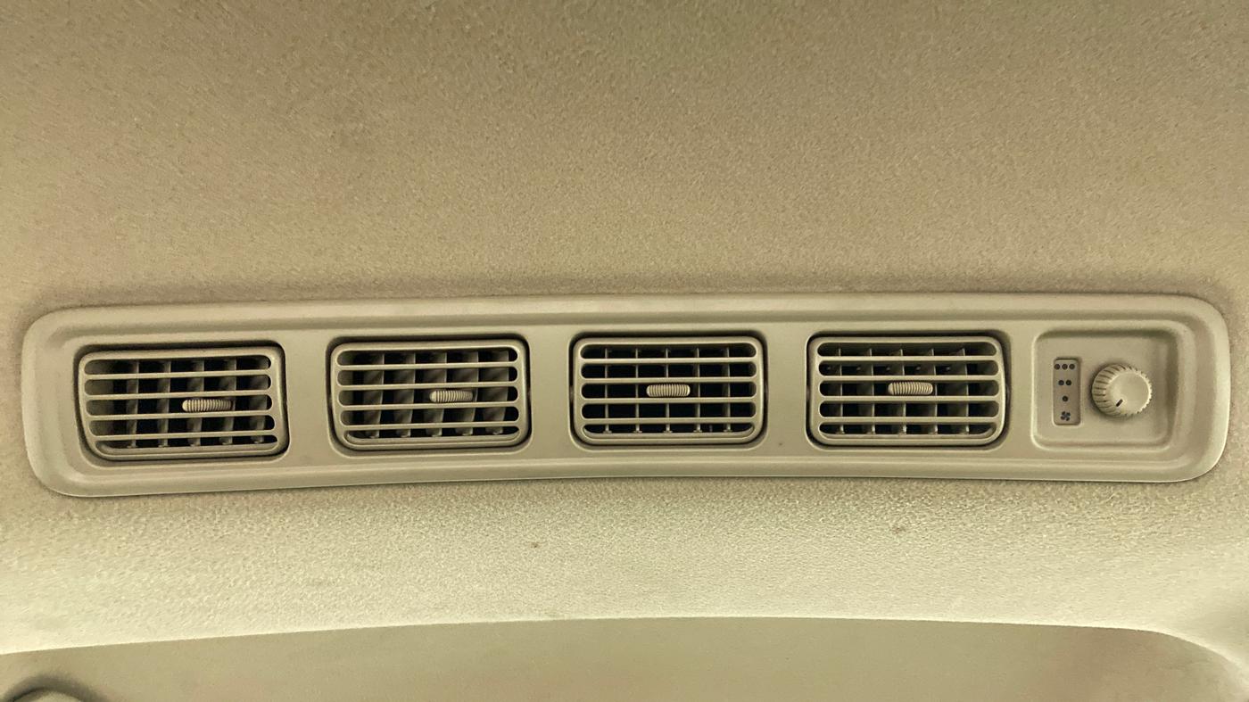 2012 Maruti Ertiga ZXI, Petrol, Manual, 74,927 km, Rear AC Vents