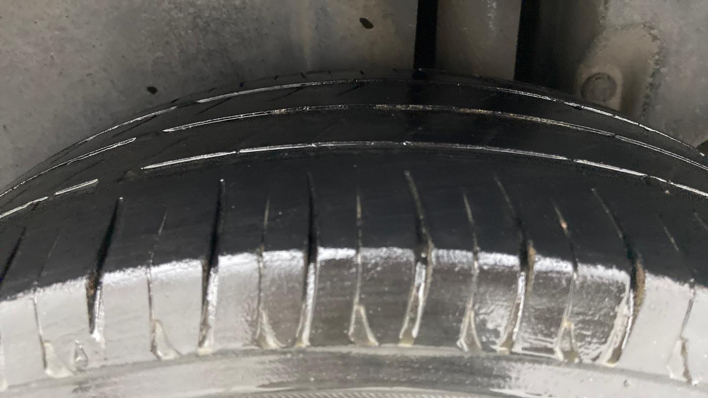 2012 Maruti Ertiga ZXI, Petrol, Manual, 74,927 km, Left Rear Tyre Tread