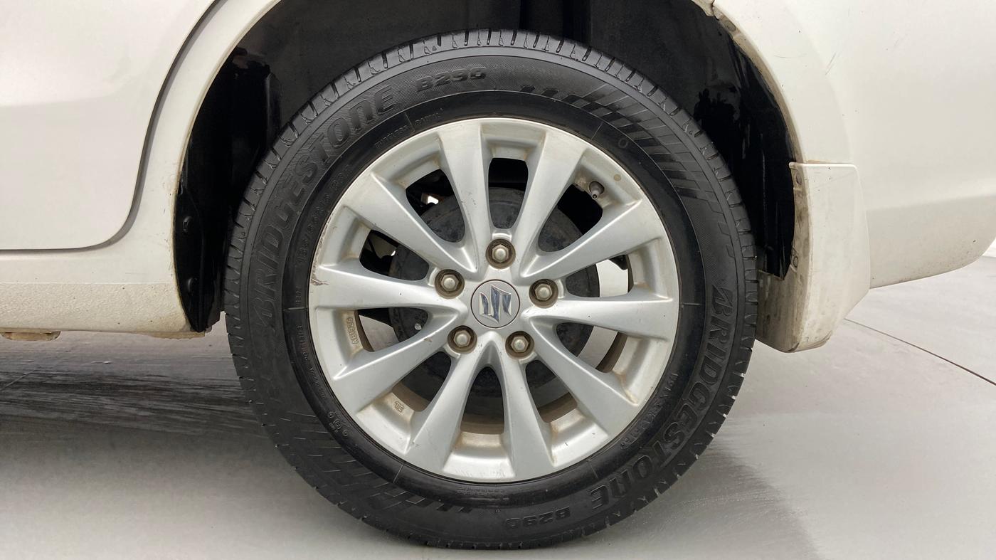 2012 Maruti Ertiga ZXI, Petrol, Manual, 74,927 km, Left Rear Wheel