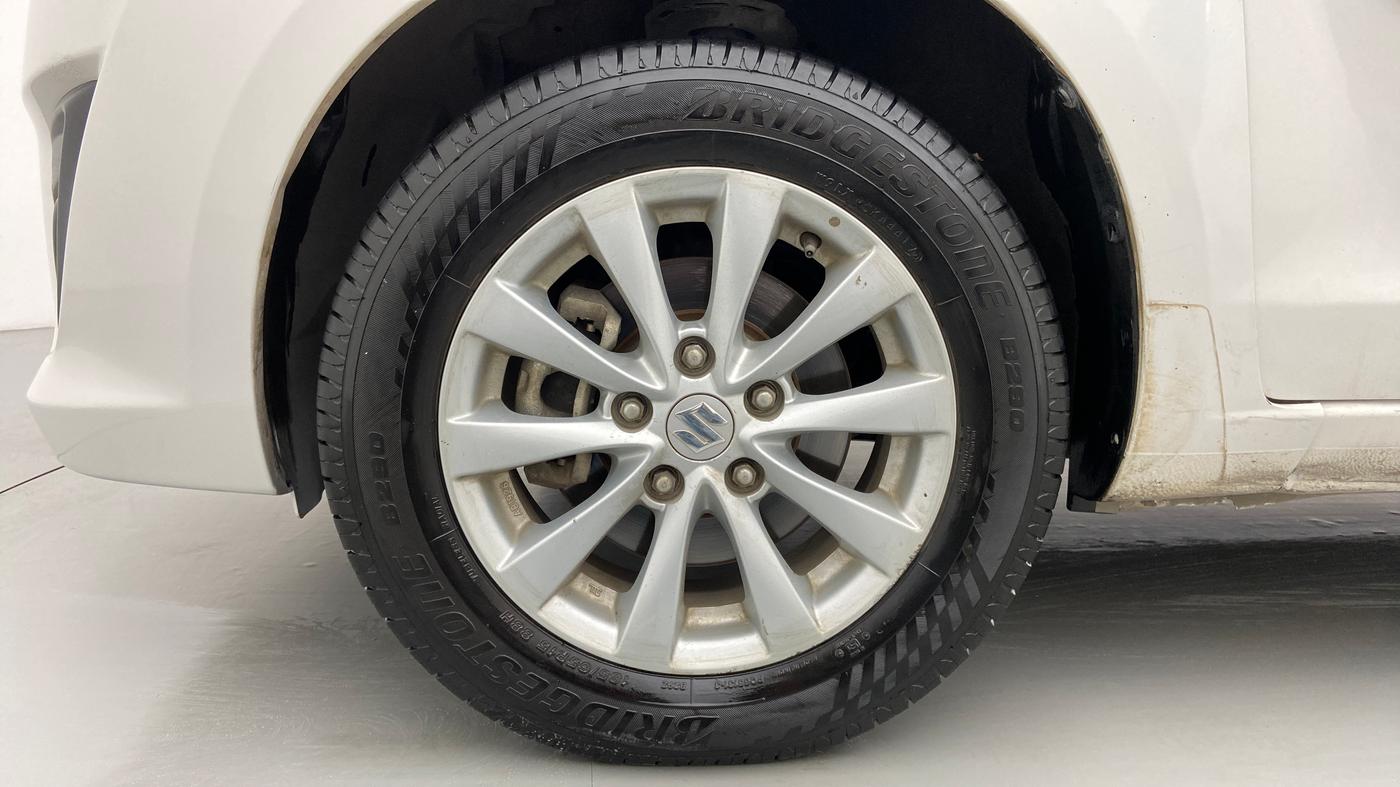 2012 Maruti Ertiga ZXI, Petrol, Manual, 74,927 km, Left Front Wheel