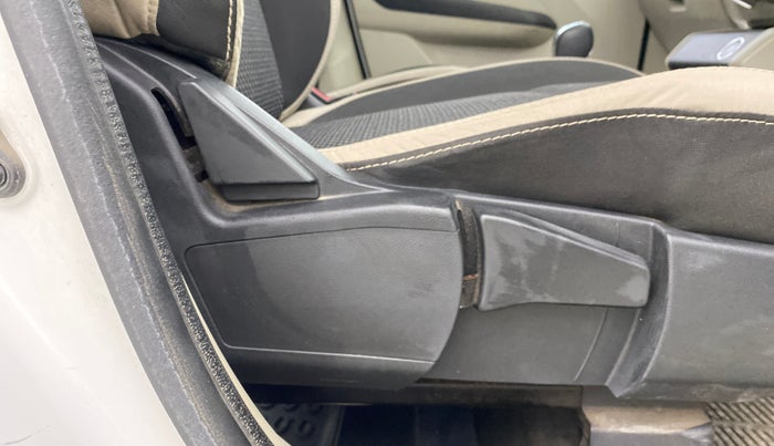 2021 Renault TRIBER RXZ AMT, Petrol, Automatic, 51,472 km, Driver Side Adjustment Panel