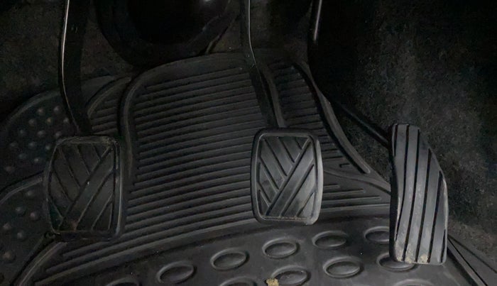 2013 Maruti Wagon R Stingray LXI, Petrol, Manual, 58,662 km, Pedals