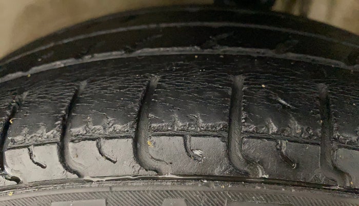 2011 Maruti Alto K10 VXI, Petrol, Manual, 88,140 km, Left Front Tyre Tread