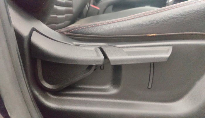 2022 KIA SONET GTX PLUS 1.5 AT, Diesel, Automatic, 67,849 km, Driver Side Adjustment Panel