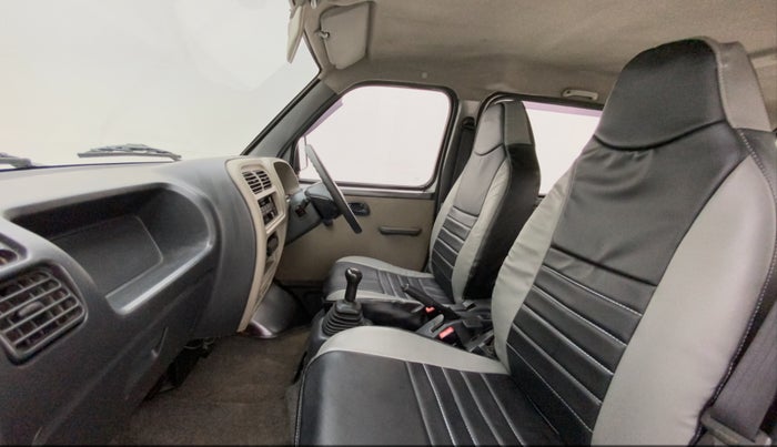 2011 Maruti Eeco 5 STR, Petrol, Manual, 1,08,772 km, Right Side Front Door Cabin