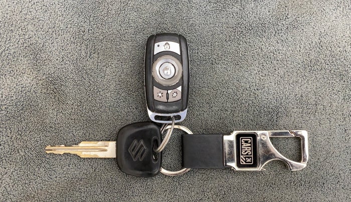 2011 Maruti Eeco 5 STR, Petrol, Manual, 1,08,772 km, Key Close Up